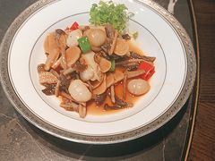 -虹潮荟·餐桌上的美食地理(太阳宫店)