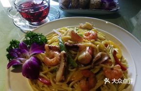 White Sauce Seafood Baked Pasta