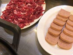 鲜牛肉-胡须佬鸡煲四季火锅店(石厦西村直营店)