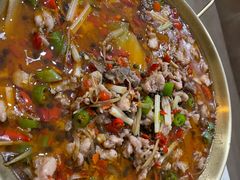 鲜锅兔-盐与味葱葱鲫鱼•自贡菜江湖菜(春熙店)