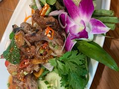 -Chom Cafe and Restaurant