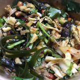 里面有花生米萝卜干藕腐竹海带丝和素鸡