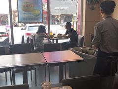 大堂-李先生牛肉面大王(营口大润发店)