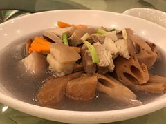 五花肉焖莲藕-中山国际酒店中餐厅