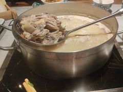 -尚尚仙·酸汤猪手·猪肚鸡火锅(华联万柳购物中心店)