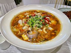 广式酸菜鱼-东方之珠海鲜酒楼(南开店)