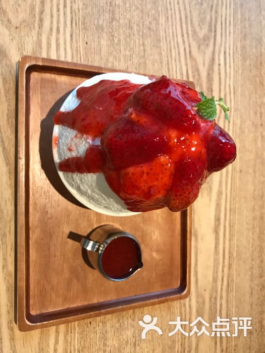 草莓芝士蛋糕绵绵冰