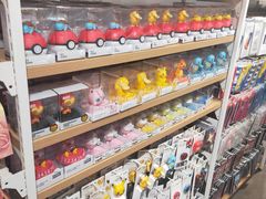 -名创优品(机场路百信广场店)
