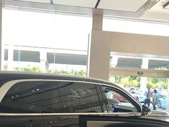 -永达国际汽车广场-停车场