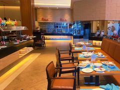 -亚龙湾希尔顿自助餐厅·海鲜·烧烤·沙滩BBQ·现场乐队