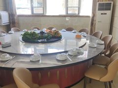 -宾朋海鲜饭庄(兴海路店)