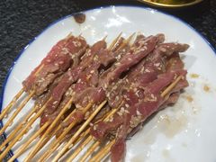 -何妹湿辣牛肉·粤式烧烤砂煲(桂雅路店)