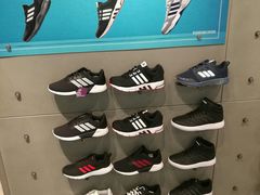 -阿迪达斯(武林银泰三叶草店)