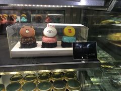 -LINE FRIENDS Garosu-gil Flagship Store