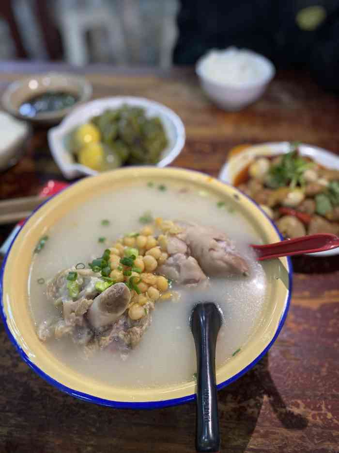 胡记蹄花汤-"好吃,美味!人多!店员手脚麻利!老板们收.