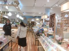 -猫的天空之城概念书店(束河店)