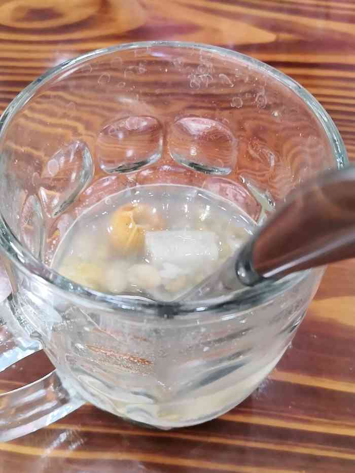 打分    /人 宝藏绿豆汤!这么热的天来一杯,解决一顿饭,又清爽!