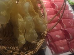-老牌坊云南鱼豆花火锅(哈西万达店)