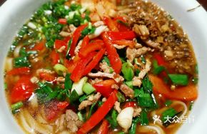 Red Pepper Shredded Pork Noodles