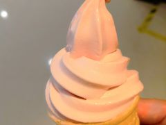 蜜桃乌龙茶口味圆筒冰淇淋-麦当劳(城西银泰店)
