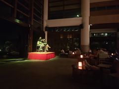 -亚龙湾喜来登·美景台大堂吧