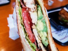 鸡肉培根牛油果俱乐部-The Habit Burger Grill 哈比特汉堡(复兴soho店)
