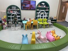 -瑞尔齿科(南京东路名人诊所)