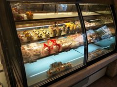 面包甜点陈列柜-味多美蛋糕(洋桥店)