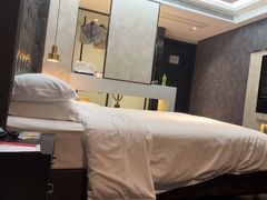 -闲隅江景艺术酒店(解放碑洪崖洞总店)