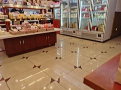 面包甜点陈列柜-红宝石·鲜奶小方·海派西点房(南丹店)