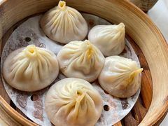 招牌蟹黄小笼包-弄堂咪道-饭香·面香·馄饨香(汇锦广场店)