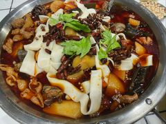 -晓彭肥肠鸡·泡椒鸡火锅(水木天地店)