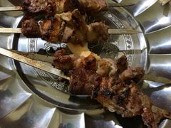 -烤肉小伙烤肉店