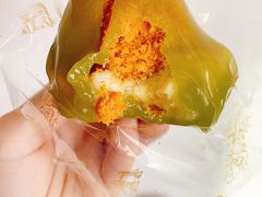 咸蛋黄香松大福-炉边皮皮·烘焙甜品工厂店