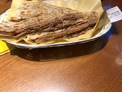 -溢心园香河肉饼总店
