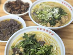 -文山荷鲜居(翠湖店)