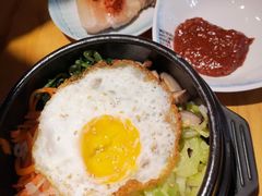 传统石锅拌饭-唯成•韩国炭火烤肉 유성고기