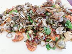 手抓海鲜-四海鲜渔家菜(黄金海岸店)