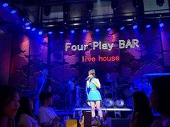 -FOUR PLAY BAR