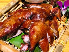 碳烤脆皮小刀鸭-老滇山寨•云南特色菜•地方菜•民族风情歌舞表演(金碧店)