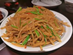 香菜酸辣土豆丝-上名堂·鱼头好吃(体育场路店)