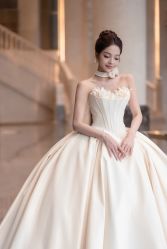 -Lady  Jane高端婚纱礼服馆