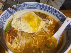 辣肉面加雪菜和毛豆-沪西老弄堂面馆(定西路店)