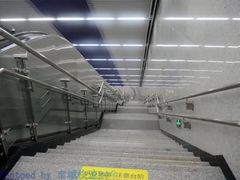 -红土地(地铁站)