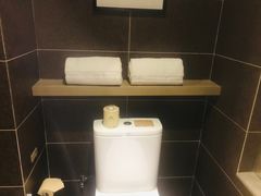 -西安大雁塔科技大学地铁站亚朵酒店