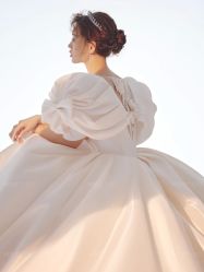 -至臻微拉婚纱摄影