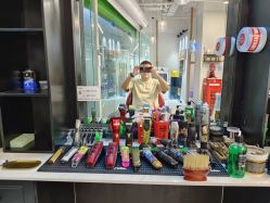 -老男孩男士理容馆·理发·烫染·修面