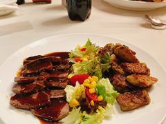 鹅肝牛肉色拉-马勒别墅·中餐厅