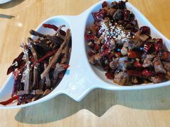 冷吃双拼-兔行天下-鸿鹤鲜锅兔(中海国际店)