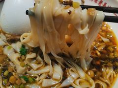 -呷佬·长沙手工米粉(金沙江路店)